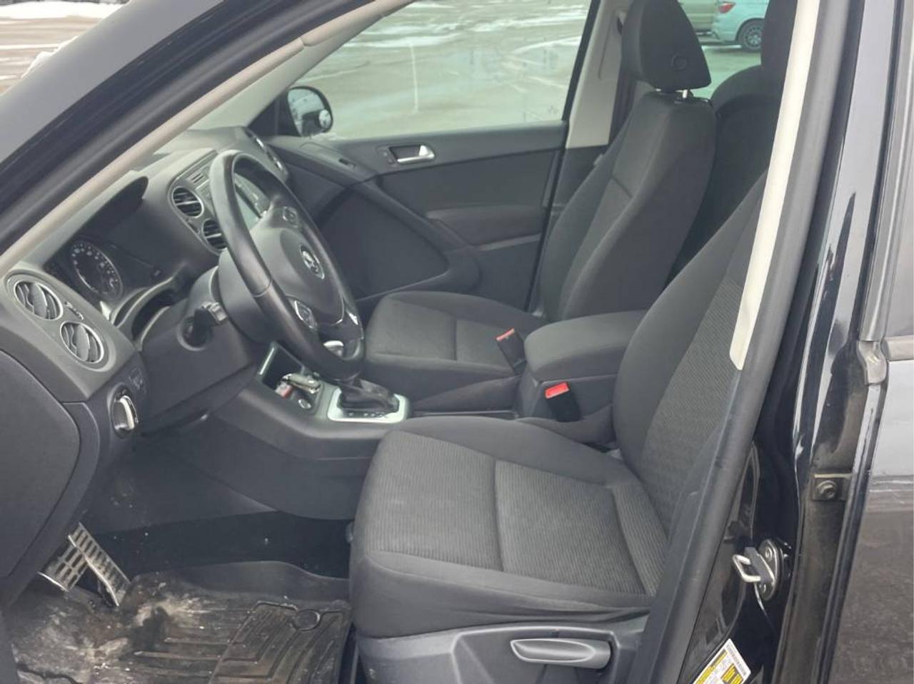 2015 Volkswagen Tiguan Special Edition!! AWD, DEALER SERVICED!! SUNROOF!! Photo37