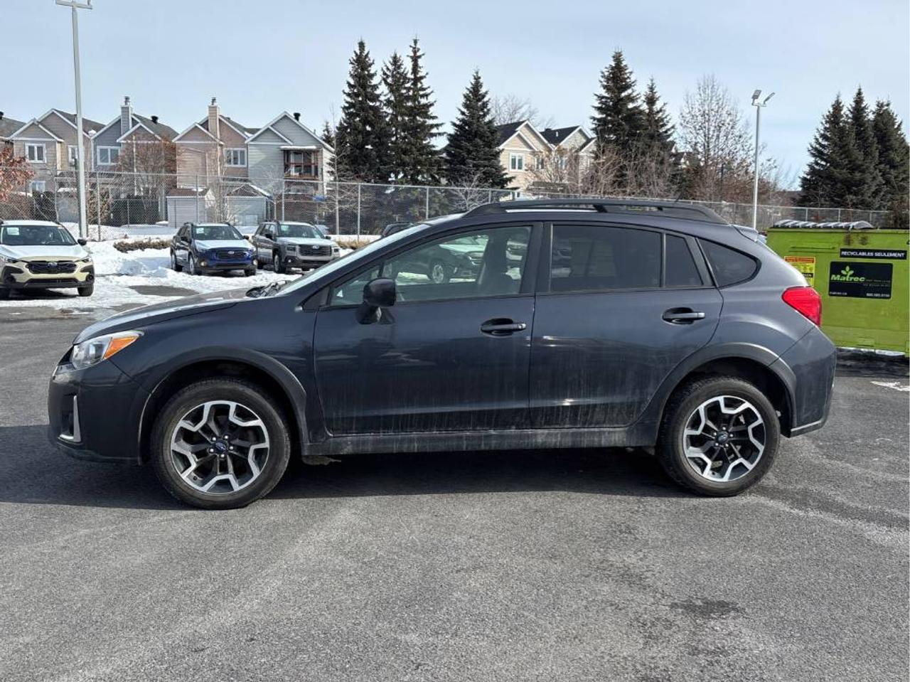 2016 Subaru Crosstrek 2.0i Touring Pkg, AUTO, HEATED SEATS, BACK-UP CAM! Photo