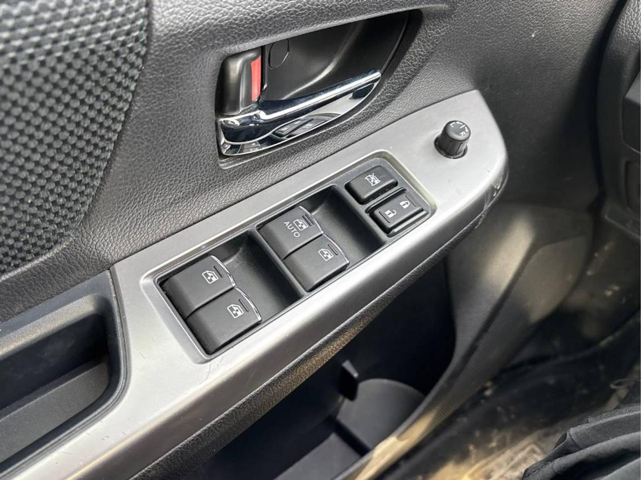 2016 Subaru Crosstrek 2.0i Touring Pkg, AUTO, HEATED SEATS, BACK-UP CAM! Photo