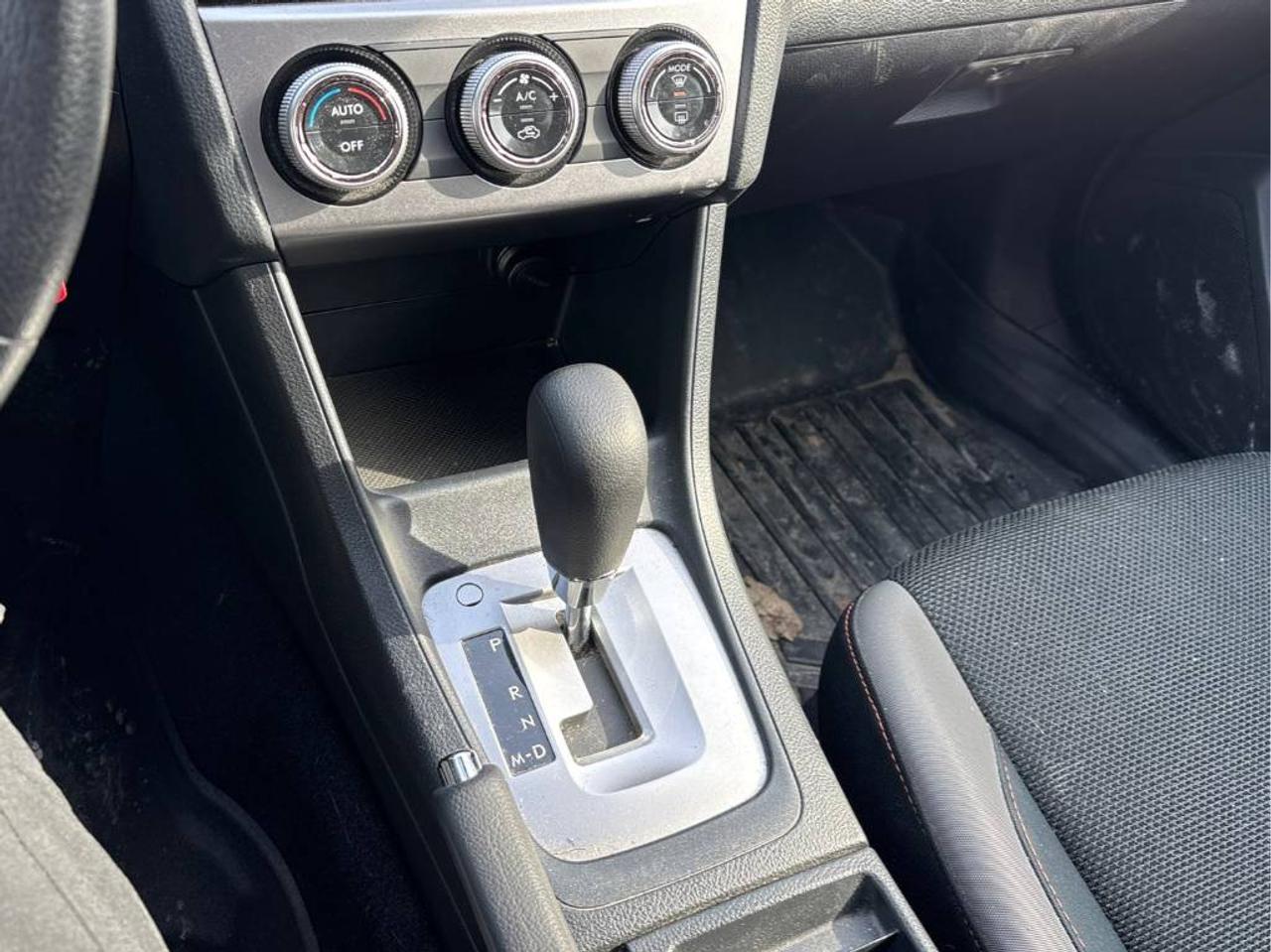 2016 Subaru Crosstrek 2.0i Touring Pkg, AUTO, HEATED SEATS, BACK-UP CAM! Photo