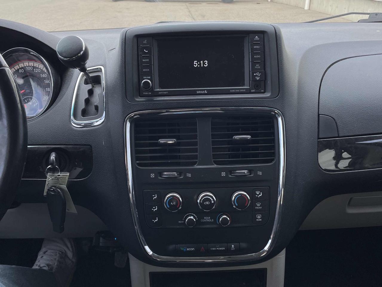2014 Dodge Grand Caravan SE Photo