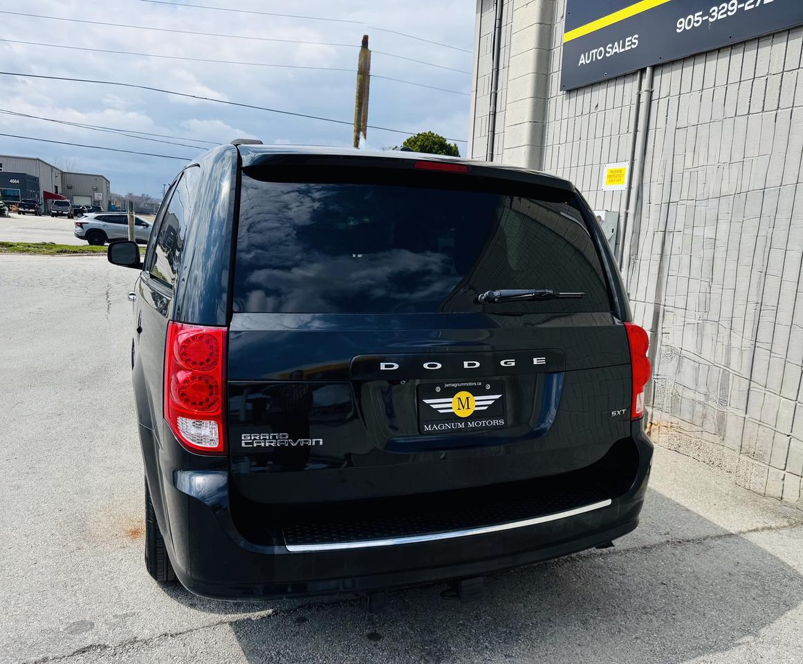 2014 Dodge Grand Caravan SXT - NO ACCIDENTS Photo3