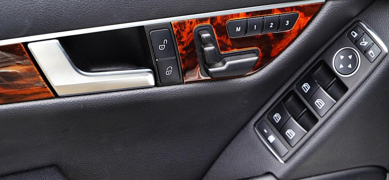 2012 Mercedes-Benz C-Class 4DR SEDAN C350 AWD Photo