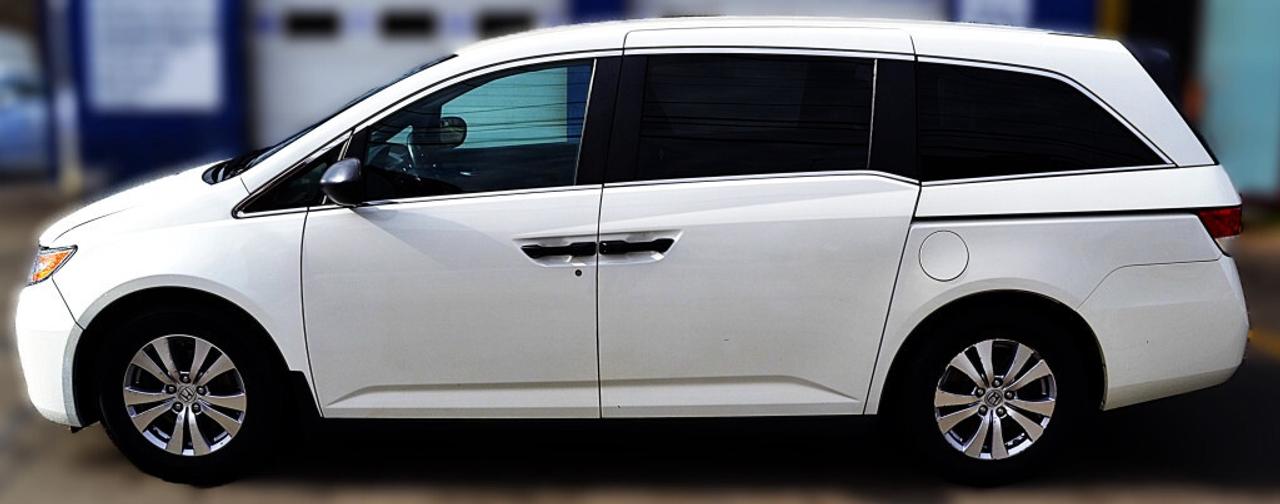 2016 Honda Odyssey SE Passenger Van Automatic Photo