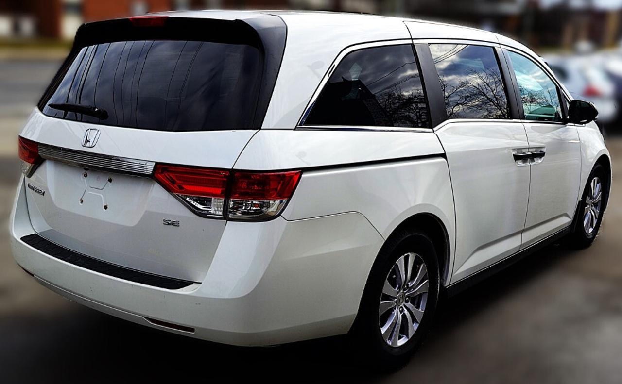 2016 Honda Odyssey SE Passenger Van Automatic Photo4