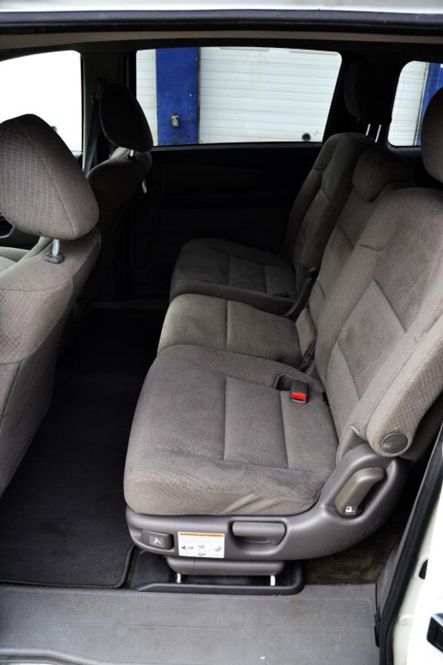2016 Honda Odyssey SE Passenger Van Automatic Photo