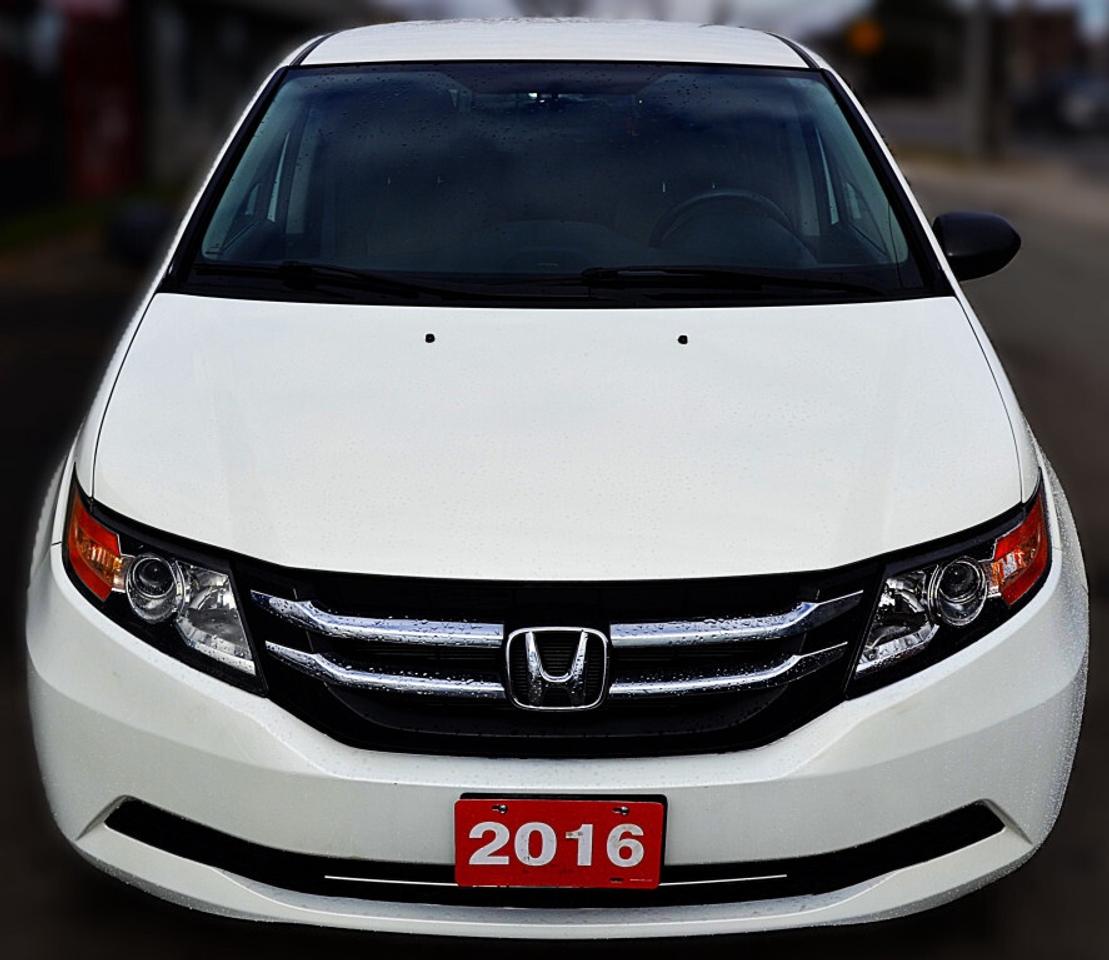 2016 Honda Odyssey SE Passenger Van Automatic Photo