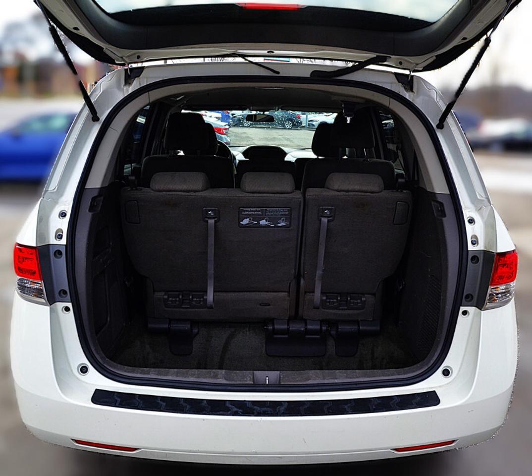 2016 Honda Odyssey SE Passenger Van Automatic Photo