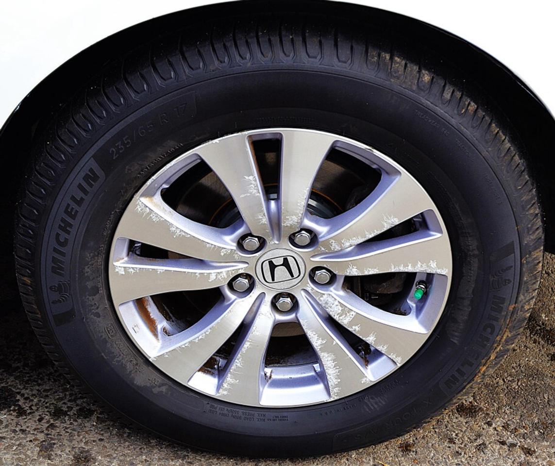 2016 Honda Odyssey SE Passenger Van Automatic Photo