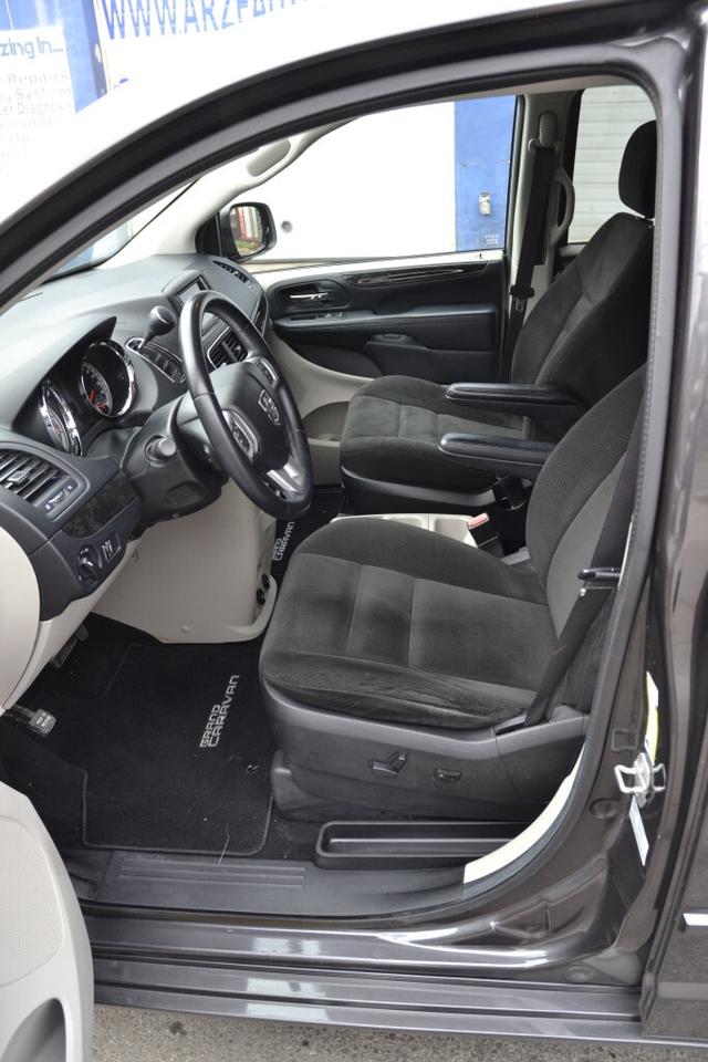 2016 Dodge Grand Caravan SXT Front-wheel Drive Passenger Van Automatic Photo