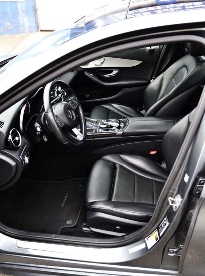 2017 Mercedes-Benz C-Class 4dr C 300 4MATIC turbocharged 2.0L Photo