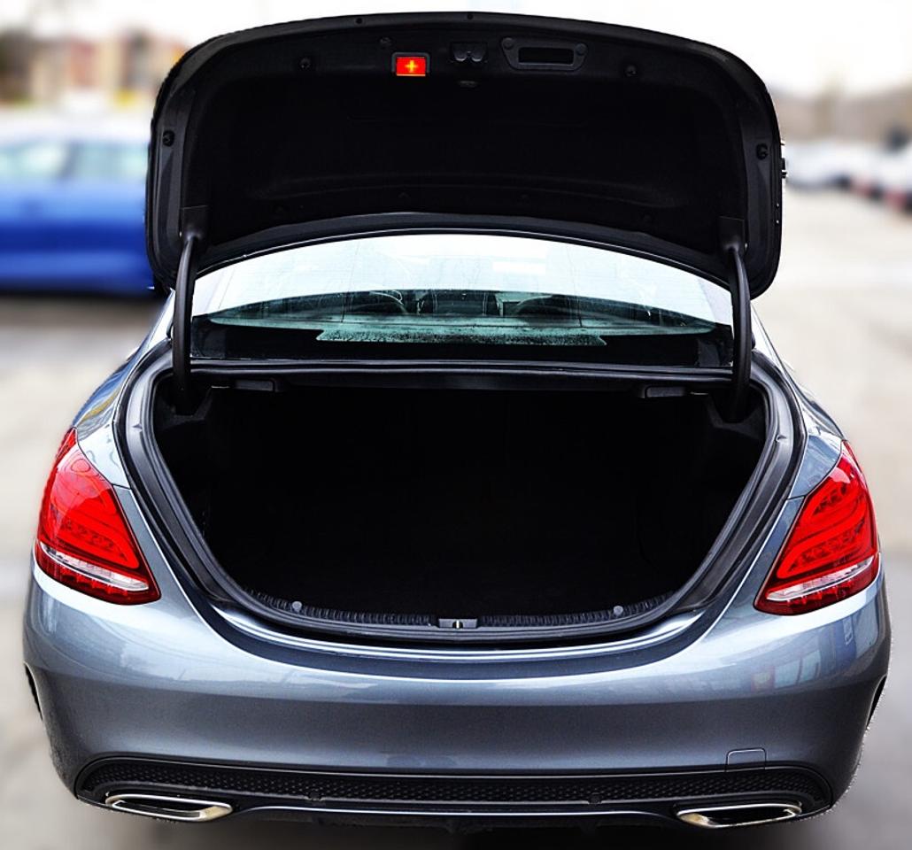 2017 Mercedes-Benz C-Class 4dr C 300 4MATIC turbocharged 2.0L Photo