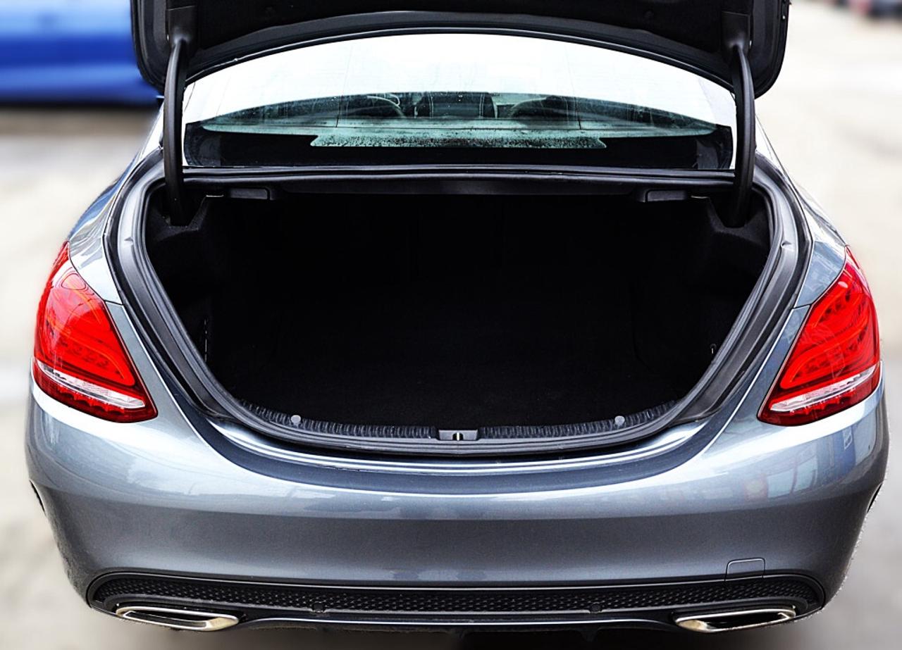 2017 Mercedes-Benz C-Class 4dr C 300 4MATIC turbocharged 2.0L Photo