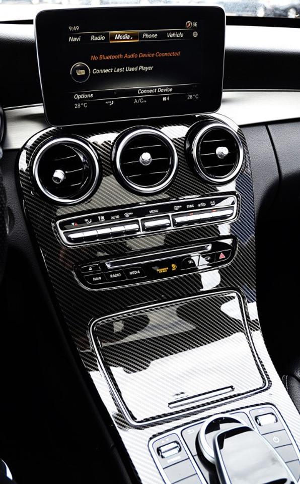 2017 Mercedes-Benz C-Class 4dr C 300 4MATIC turbocharged 2.0L Photo