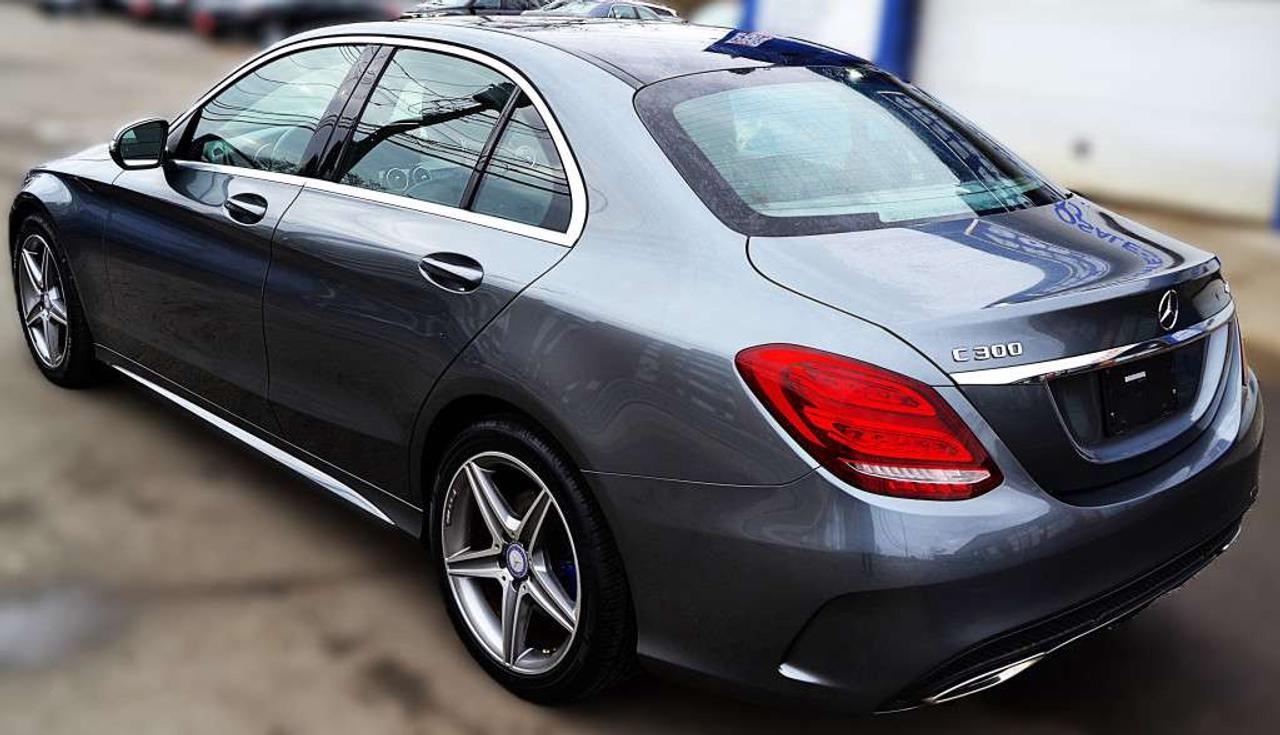 2017 Mercedes-Benz C-Class 4dr C 300 4MATIC turbocharged 2.0L Photo2