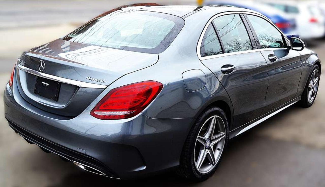 2017 Mercedes-Benz C-Class 4dr C 300 4MATIC turbocharged 2.0L Photo4
