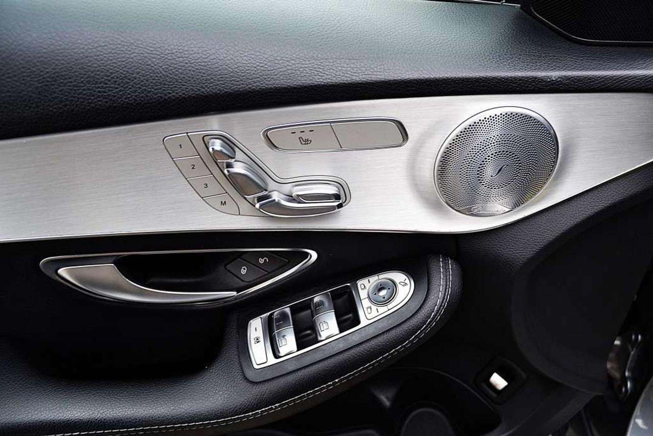 2017 Mercedes-Benz C-Class 4dr C 300 4MATIC turbocharged 2.0L Photo