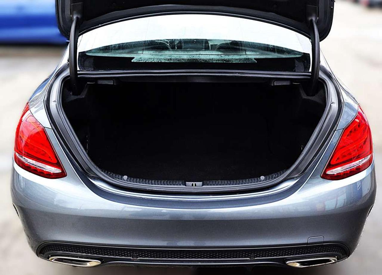 2017 Mercedes-Benz C-Class 4dr C 300 4MATIC turbocharged 2.0L Photo