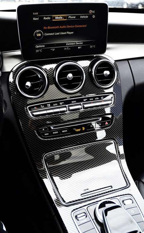 2017 Mercedes-Benz C-Class 4dr C 300 4MATIC turbocharged 2.0L Photo