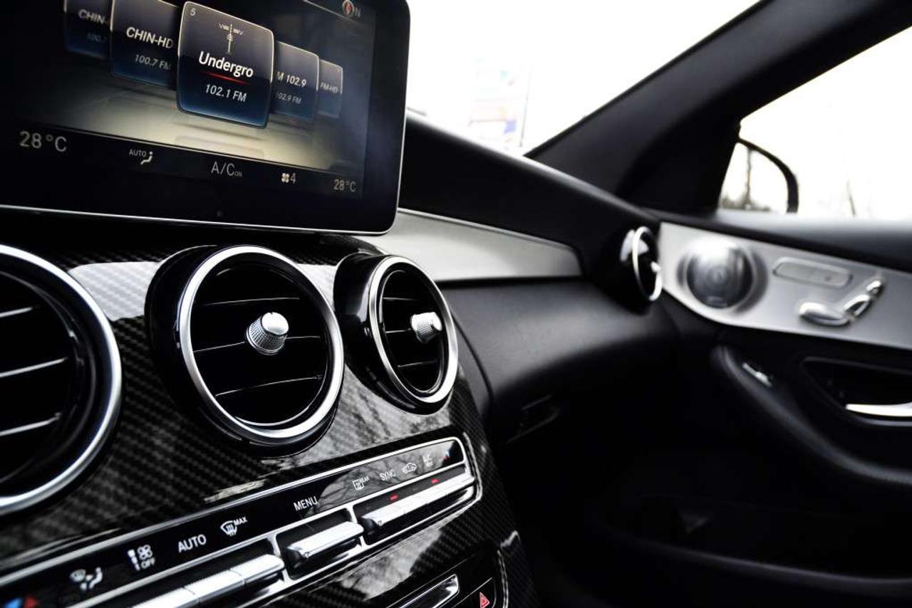 2017 Mercedes-Benz C-Class 4dr C 300 4MATIC turbocharged 2.0L Photo