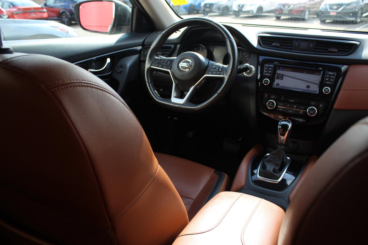 2017 Nissan Rogue SL Reserve pkg Photo
