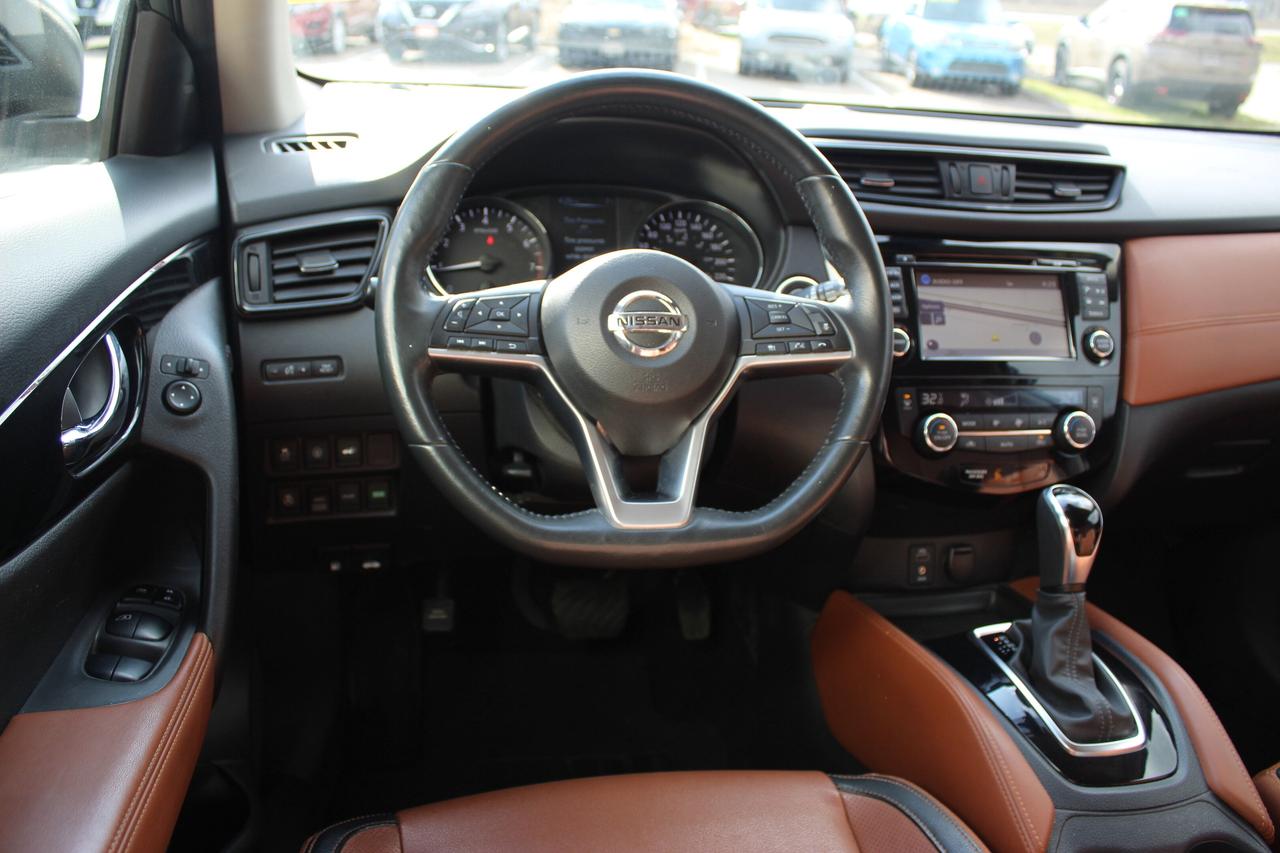 2017 Nissan Rogue SL Reserve pkg Photo
