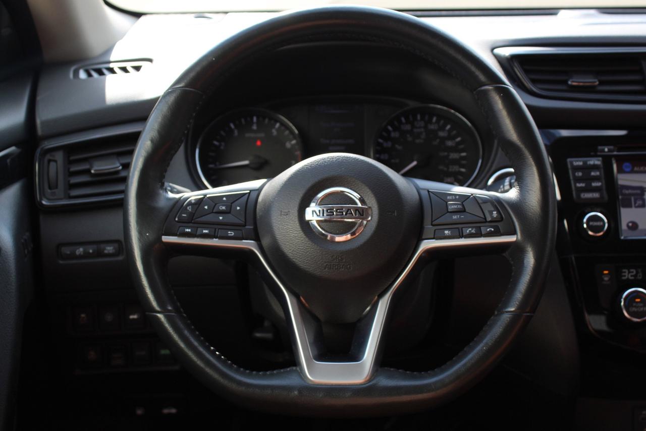 2017 Nissan Rogue SL Reserve pkg Photo