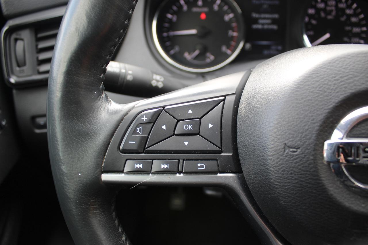 2017 Nissan Rogue SL Reserve pkg Photo