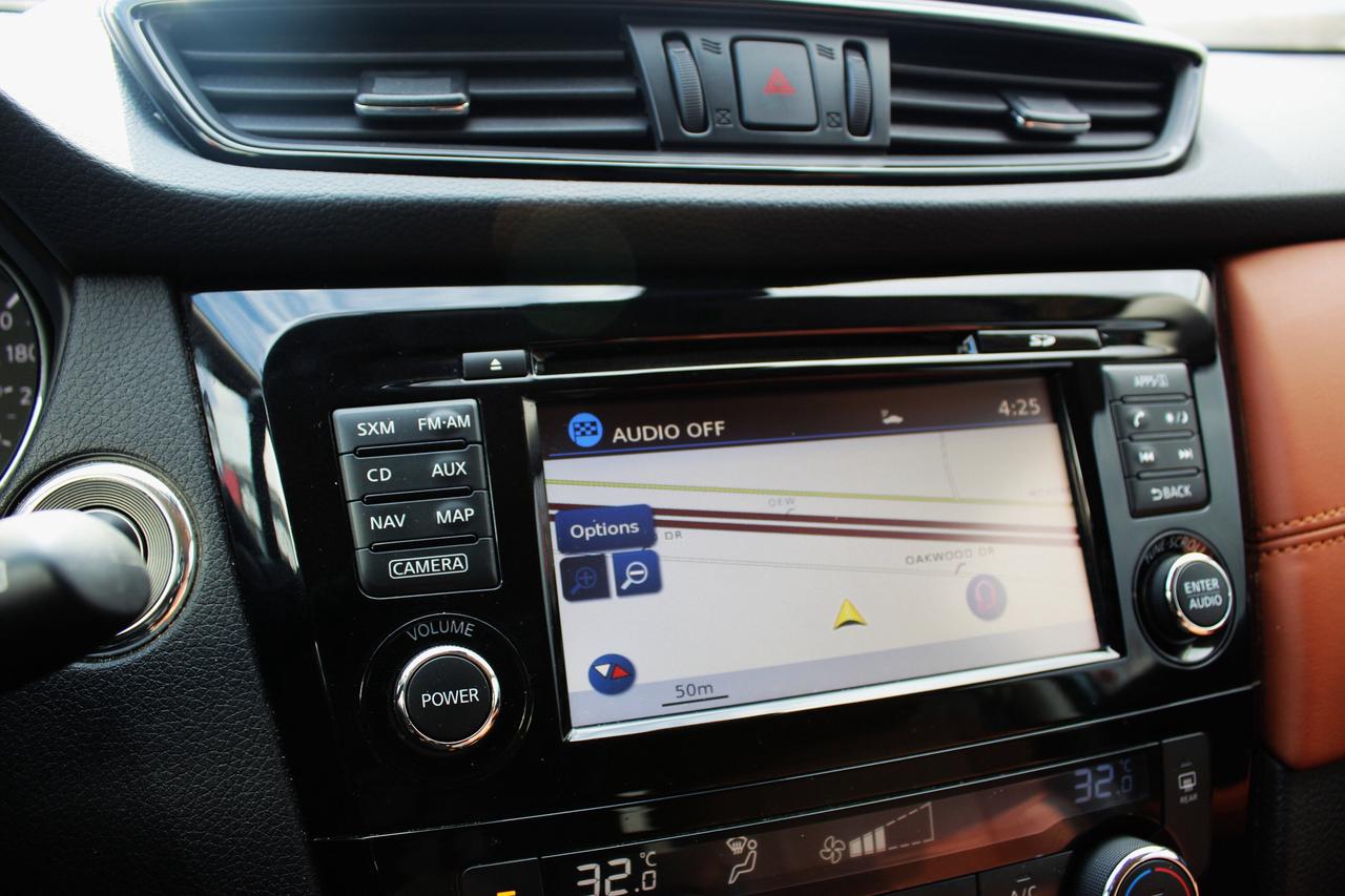 2017 Nissan Rogue SL Reserve pkg Photo
