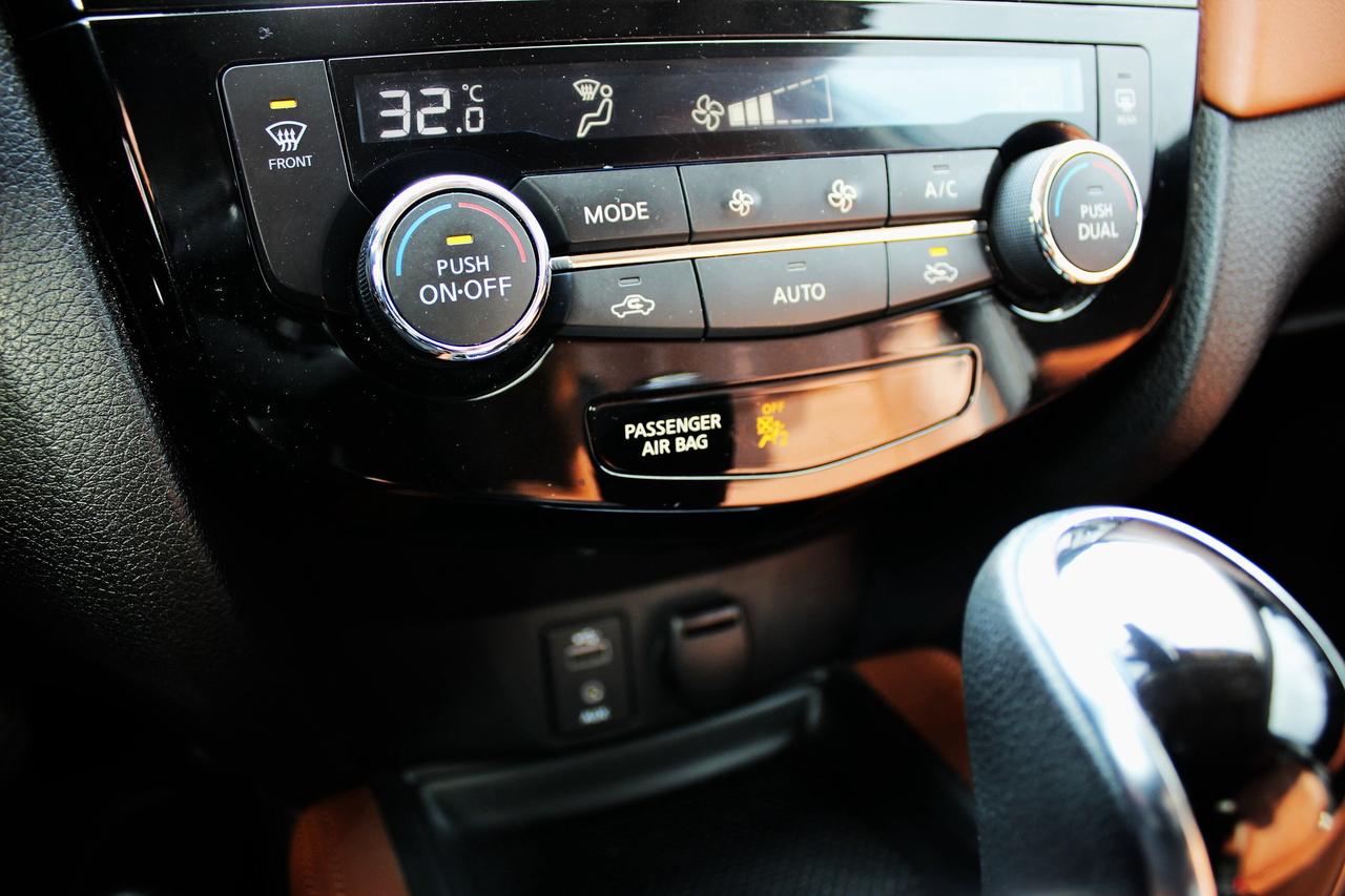 2017 Nissan Rogue SL Reserve pkg Photo