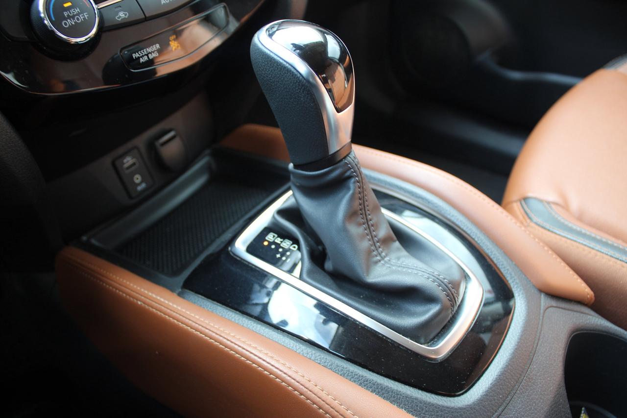 2017 Nissan Rogue SL Reserve pkg Photo