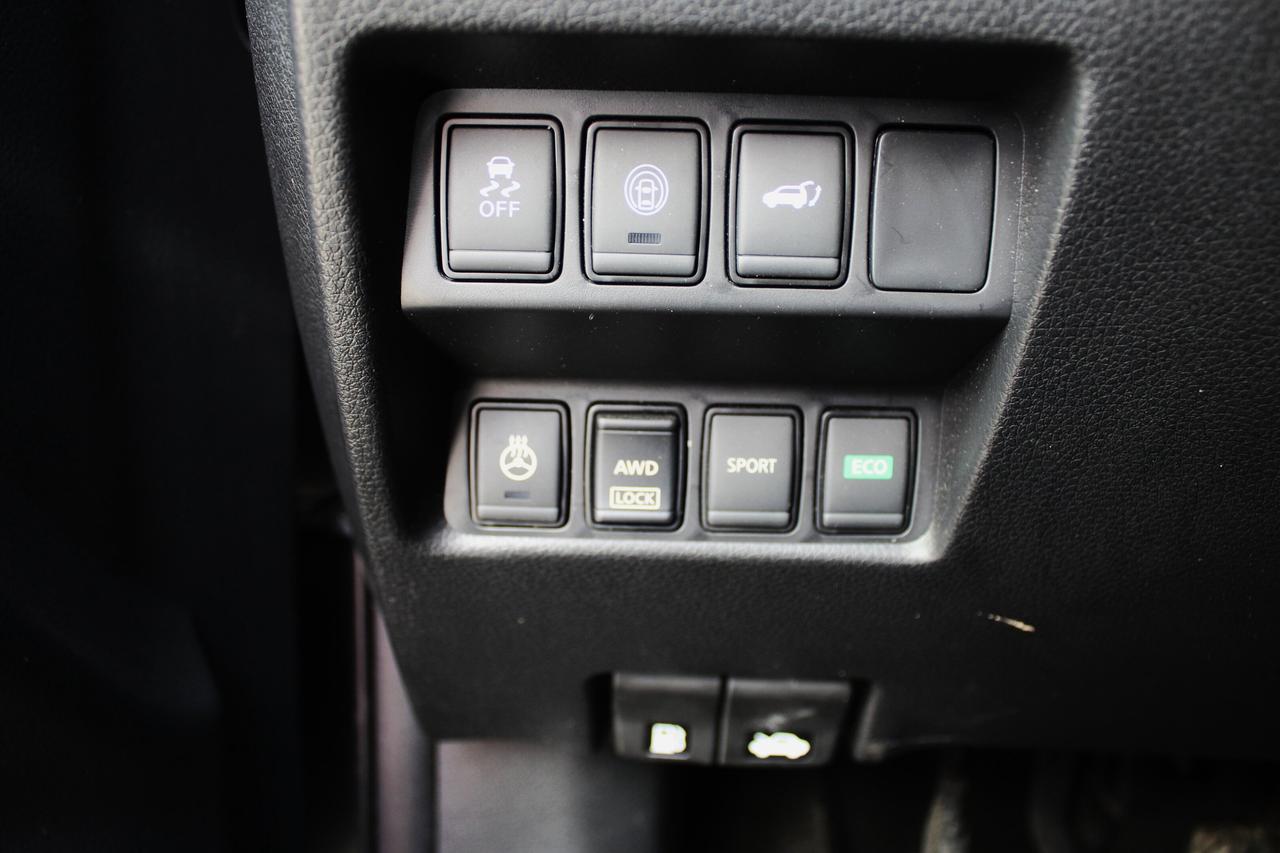 2017 Nissan Rogue SL Reserve pkg Photo