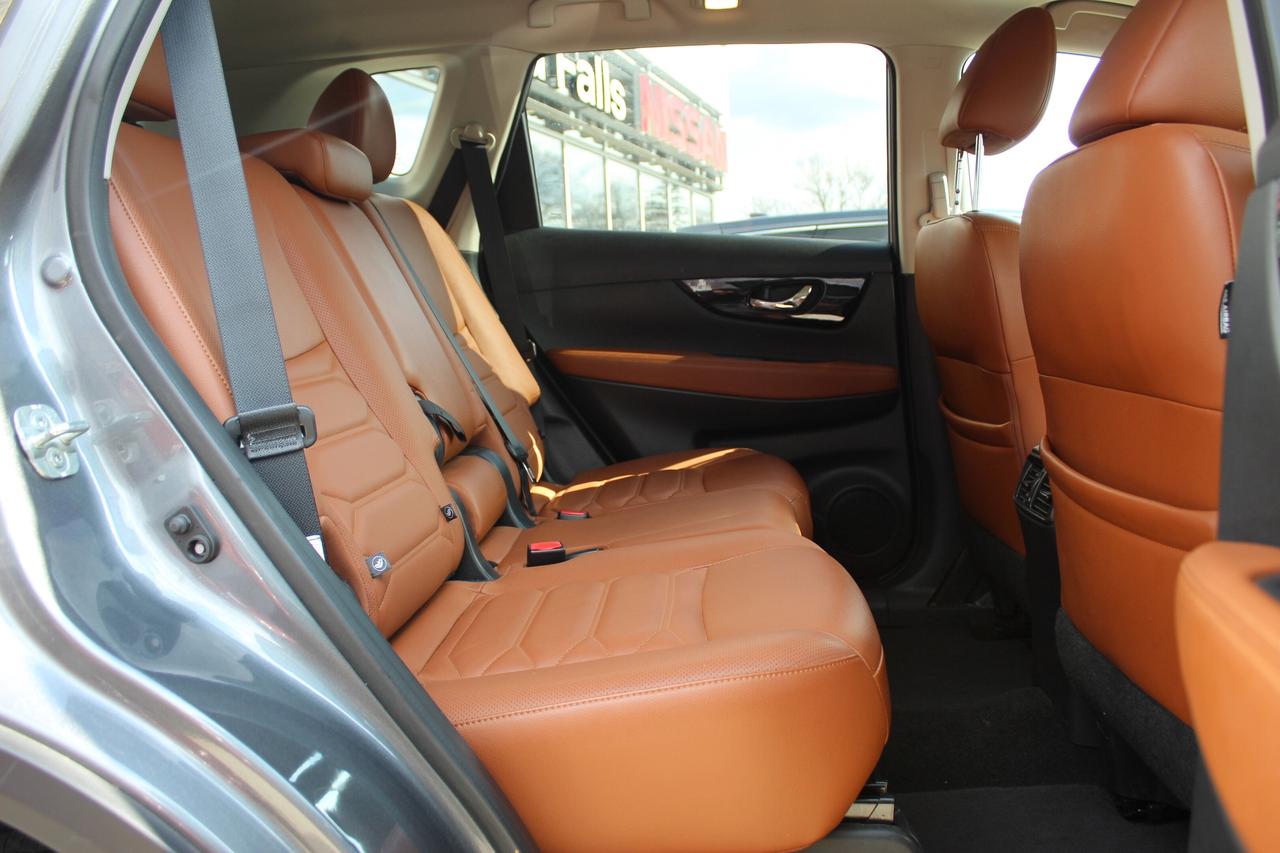 2017 Nissan Rogue SL Reserve pkg Photo
