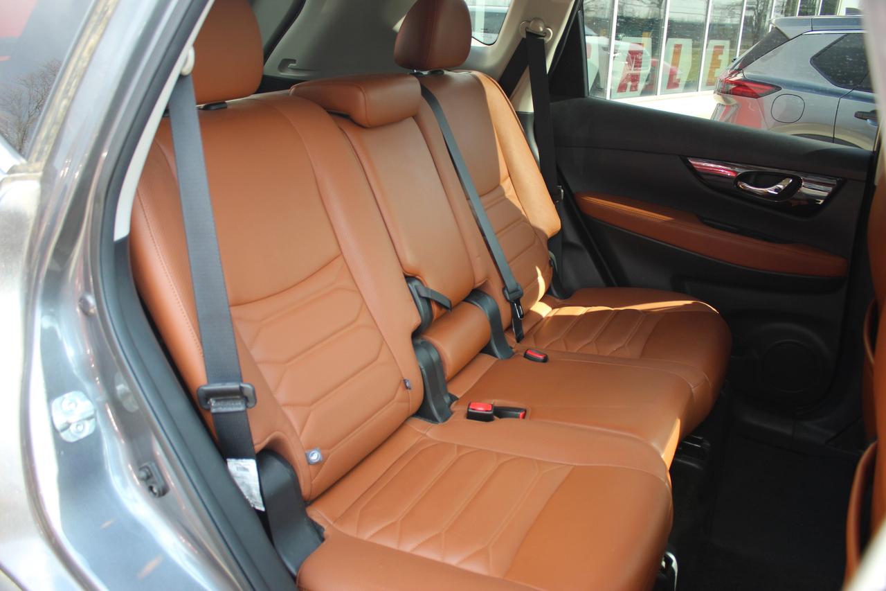 2017 Nissan Rogue SL Reserve pkg Photo