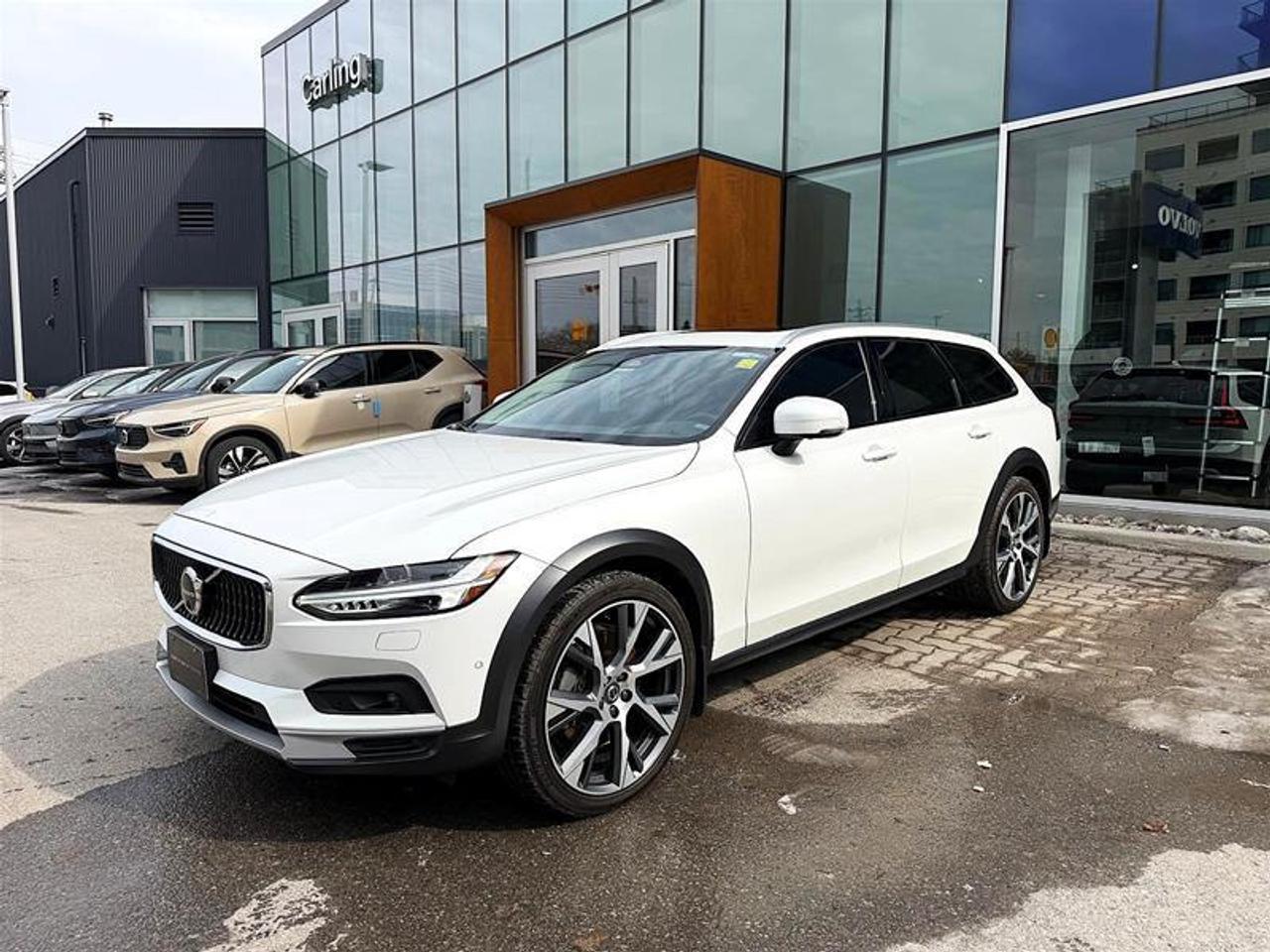 2022 Volvo V90 Cross Country B6 AWD   Advanced Pkg   Climate   Clean CarFax Photo