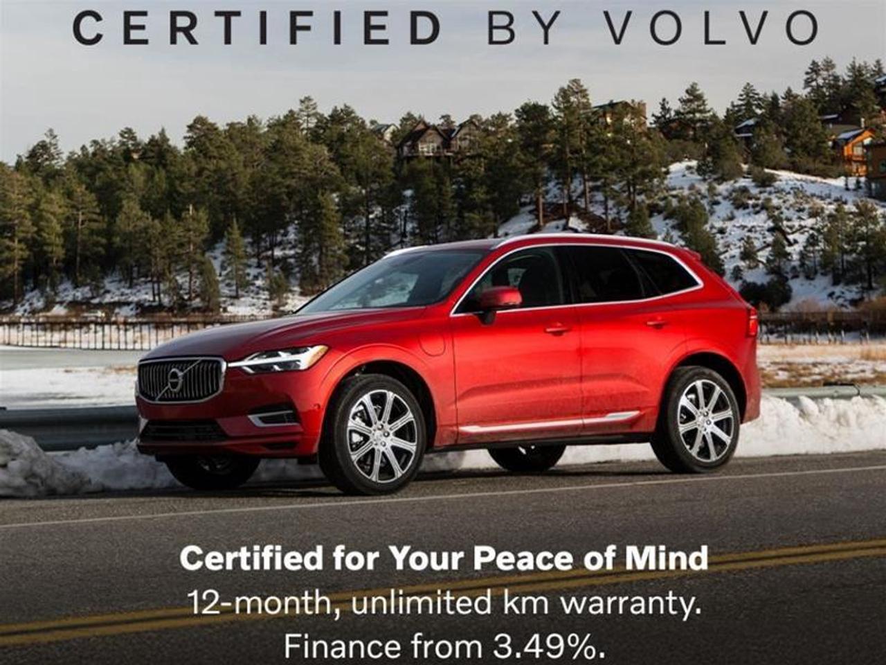 2024 Volvo XC60 B5 AWD Core Dark Theme Photo