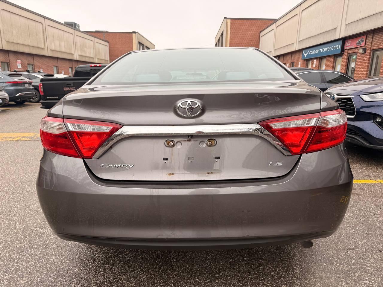 2017 Toyota Camry 4dr Sdn I4 Auto LE Photo