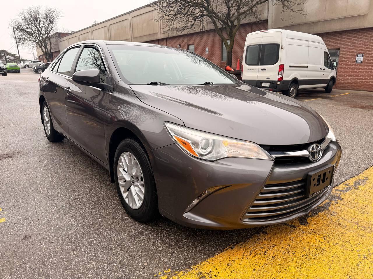 2017 Toyota Camry 4dr Sdn I4 Auto LE Photo