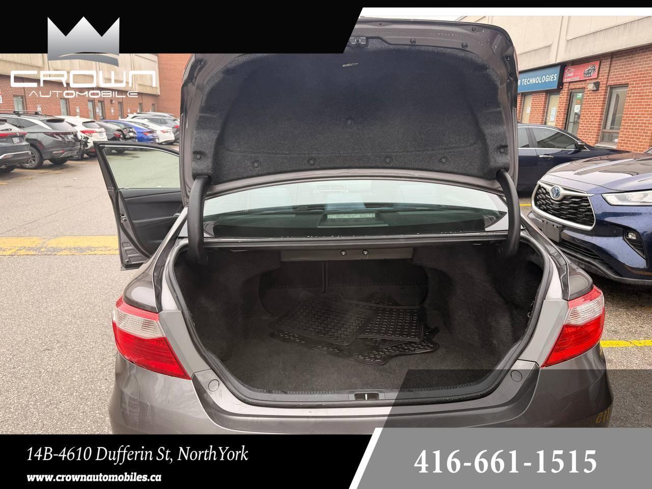 2017 Toyota Camry 4dr Sdn I4 Auto LE Photo