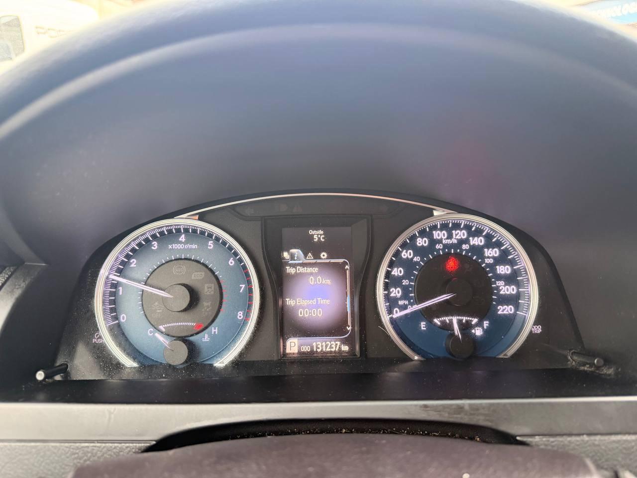 2017 Toyota Camry 4dr Sdn I4 Auto LE Photo