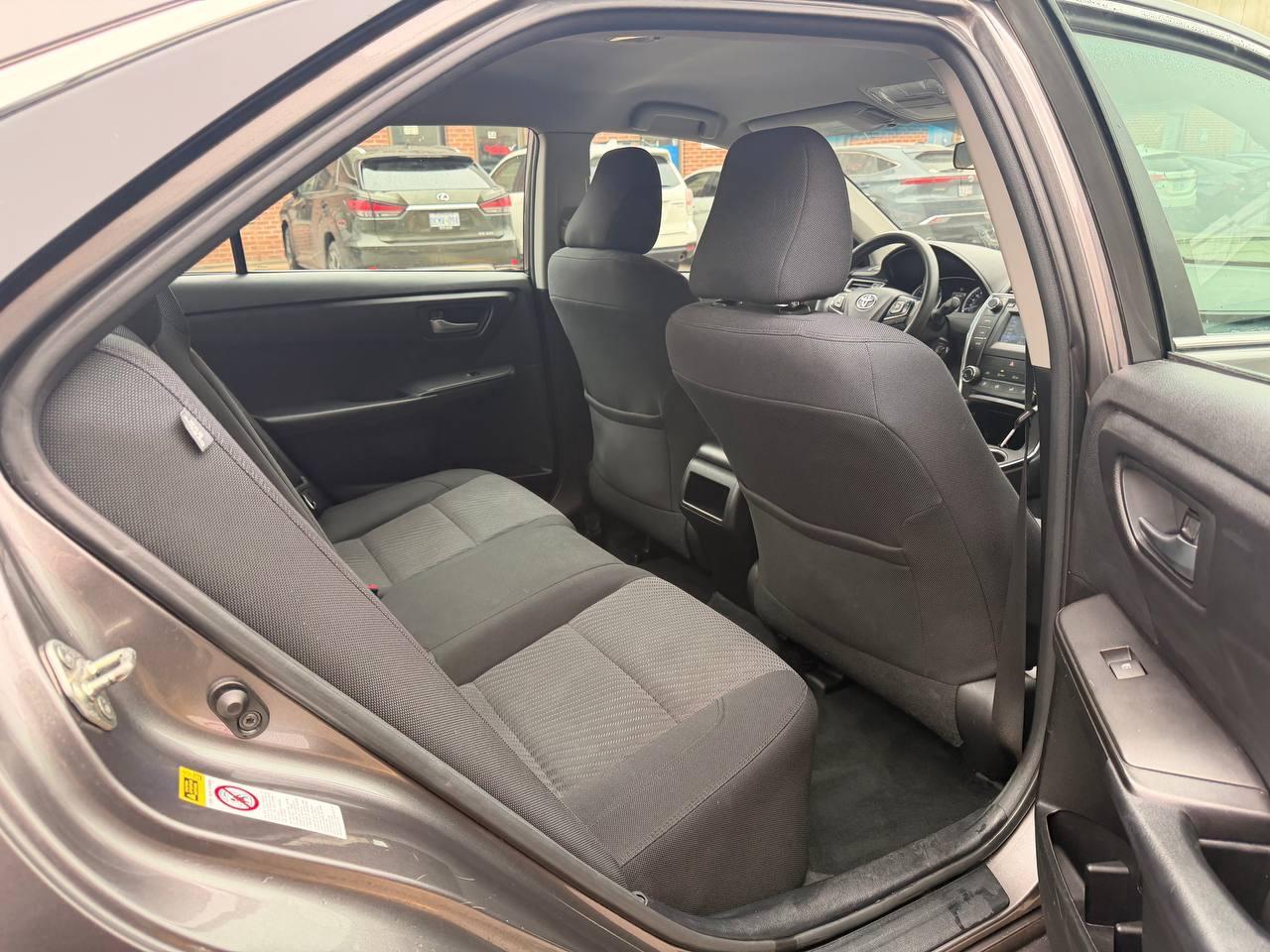 2017 Toyota Camry 4dr Sdn I4 Auto LE Photo