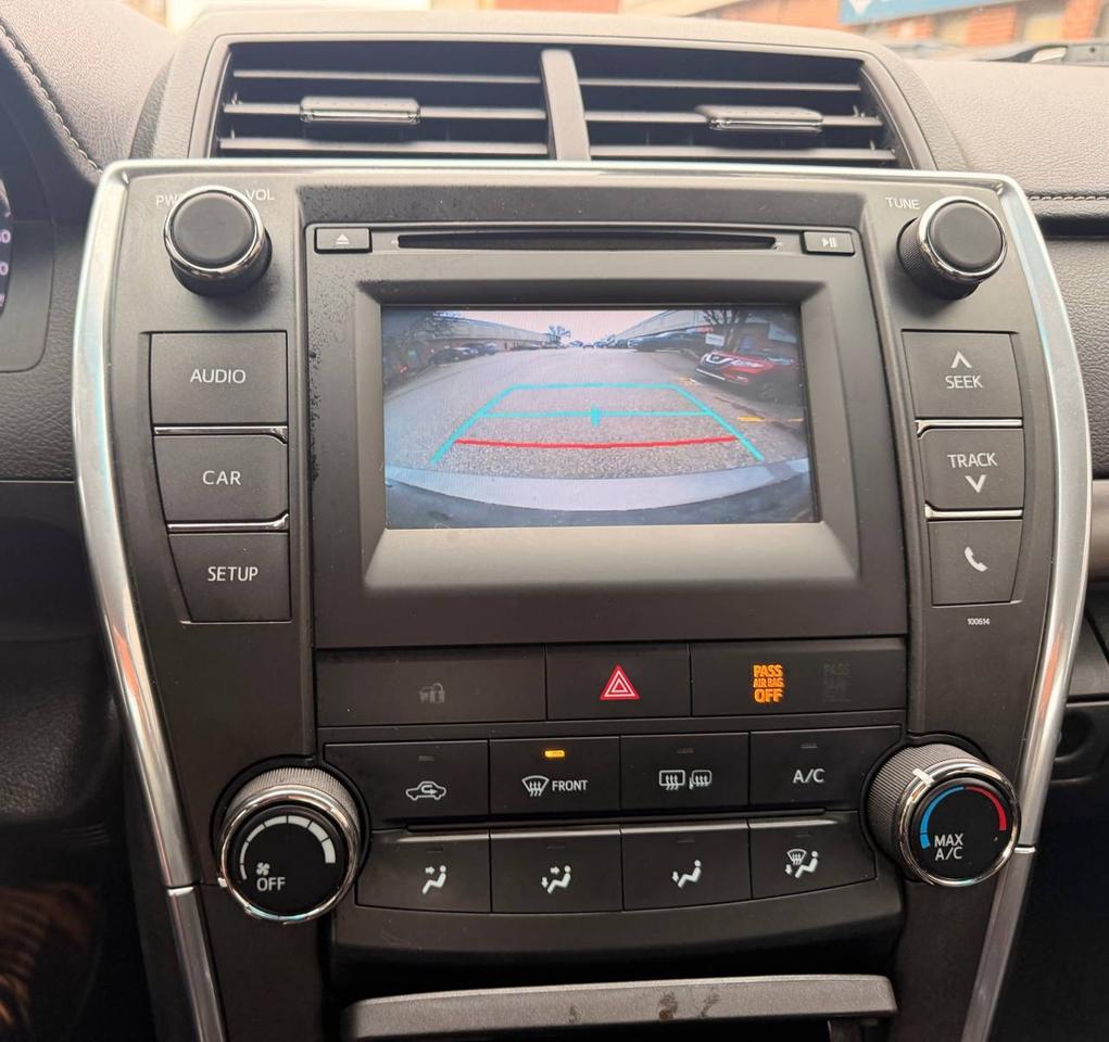 2017 Toyota Camry 4dr Sdn I4 Auto LE Photo