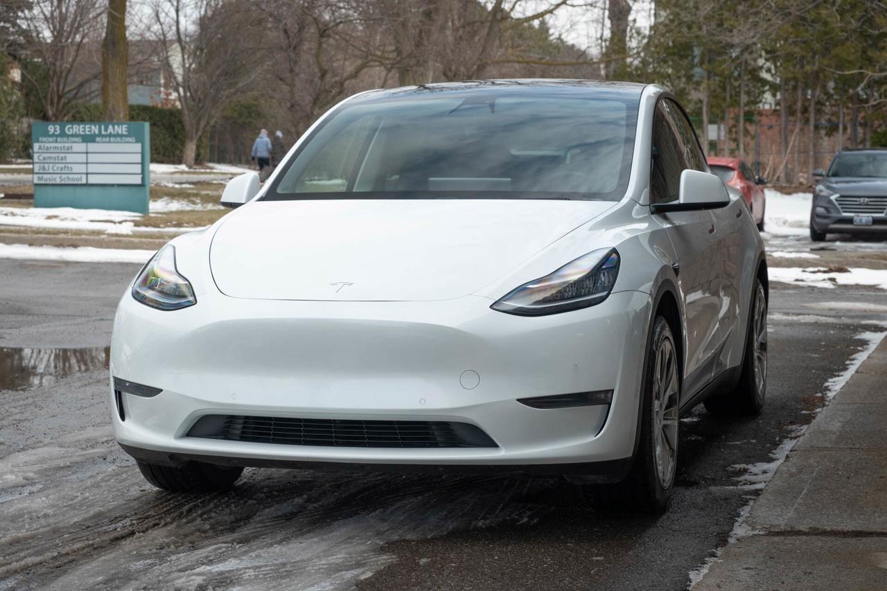 2020 Tesla Model Y Long Range AWD Photo2