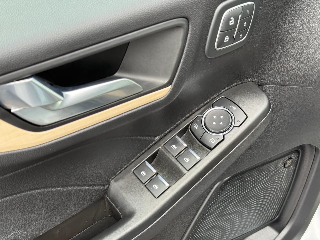 2022 Ford Escape TITANIUM   AWD   HYBRID   NO ACCIDENT Photo