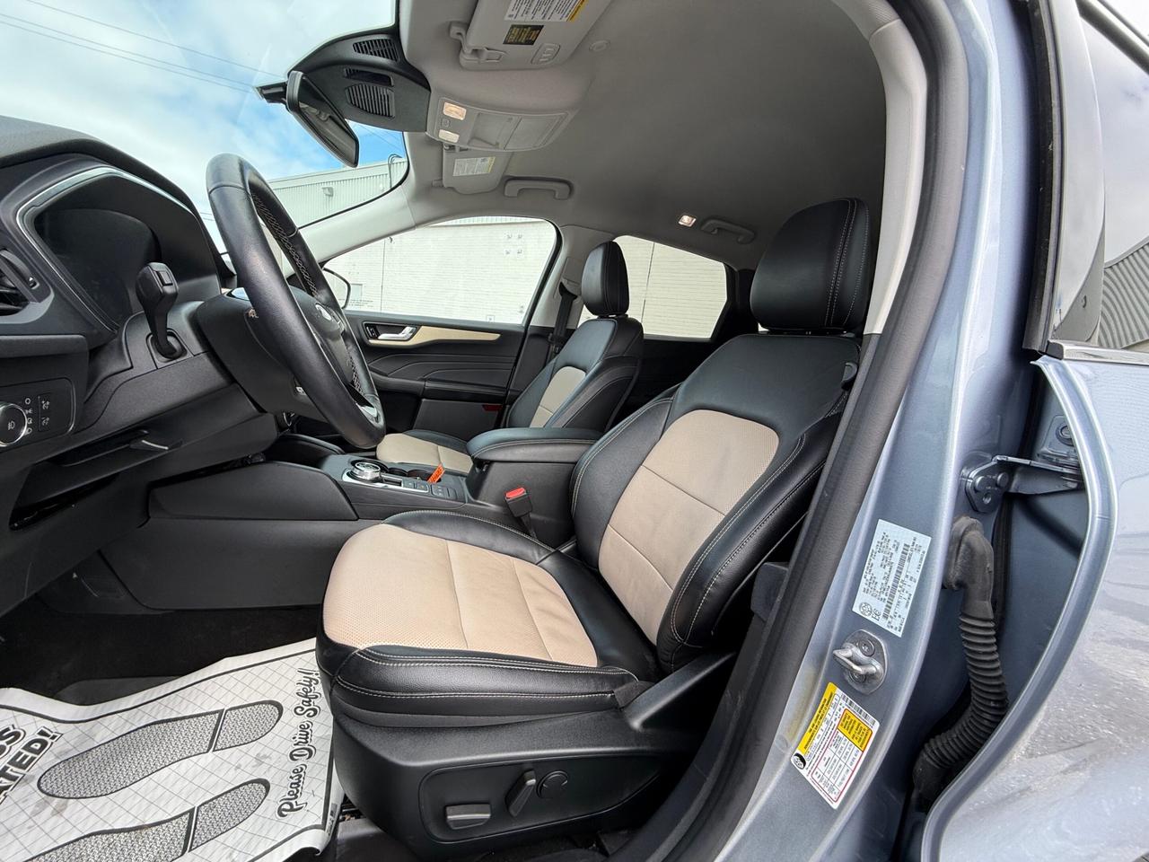 2022 Ford Escape TITANIUM   AWD   HYBRID   NO ACCIDENT Photo