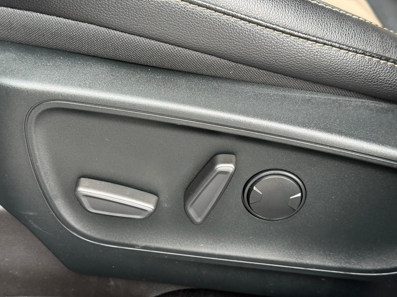 2022 Ford Escape TITANIUM   AWD   HYBRID   NO ACCIDENT Photo