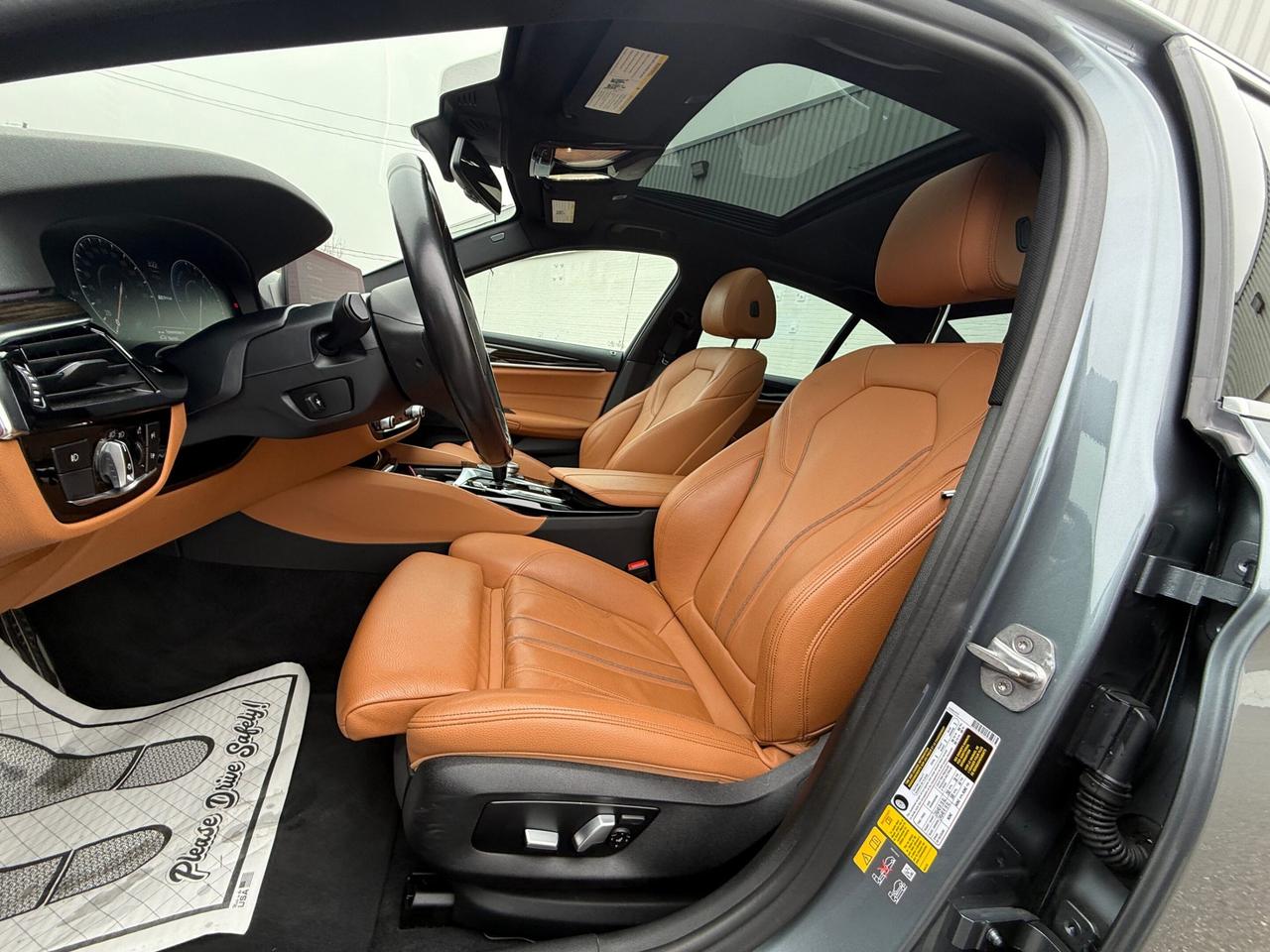 2019 BMW 5-Series Hybrid 530e  M SPORT   ENHANCED    IPERFORMANCE   PLUG-IN Photo