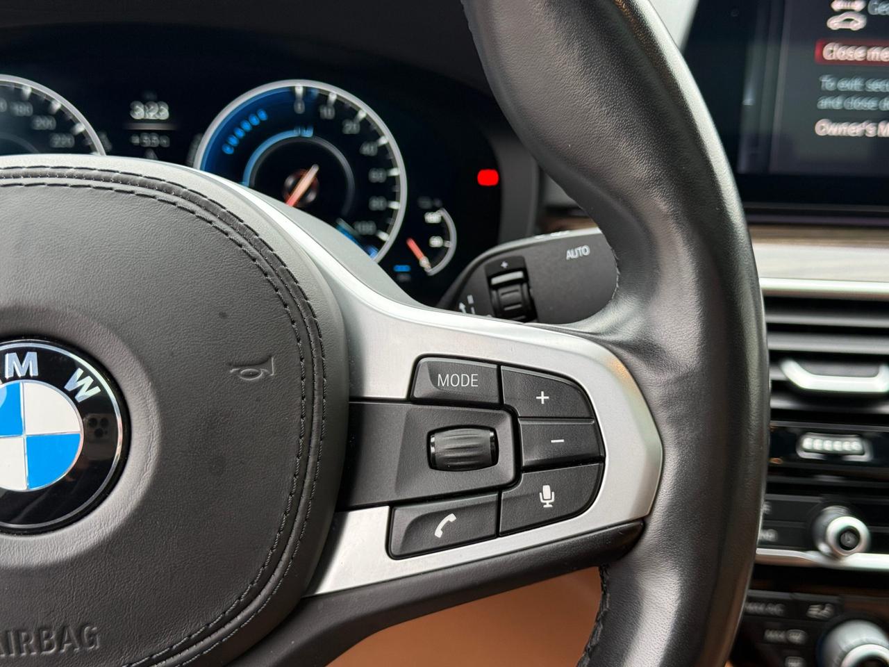 2019 BMW 5-Series Hybrid 530e  M SPORT   ENHANCED    IPERFORMANCE   PLUG-IN Photo