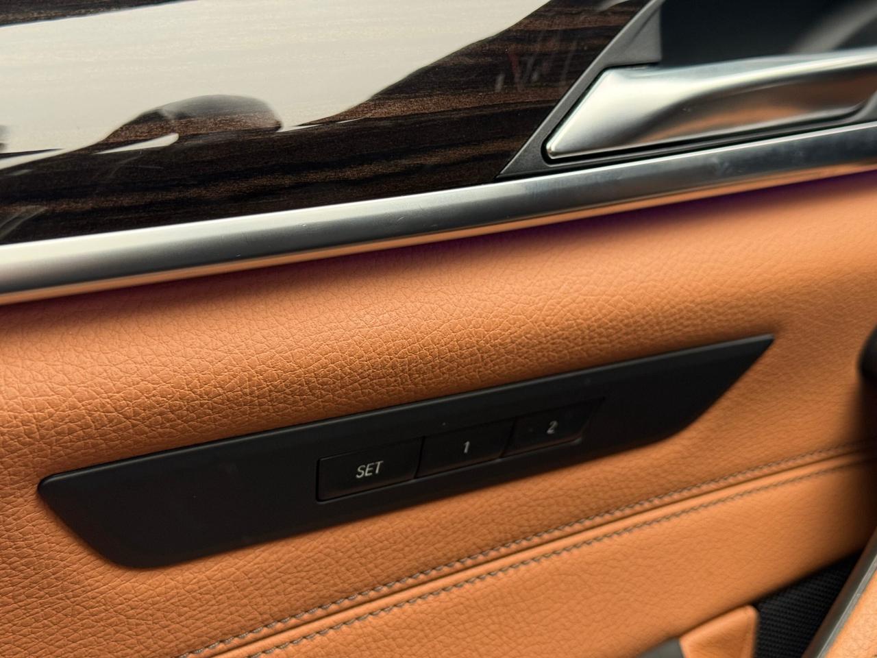 2019 BMW 5-Series Hybrid 530e  M SPORT   ENHANCED    IPERFORMANCE   PLUG-IN Photo