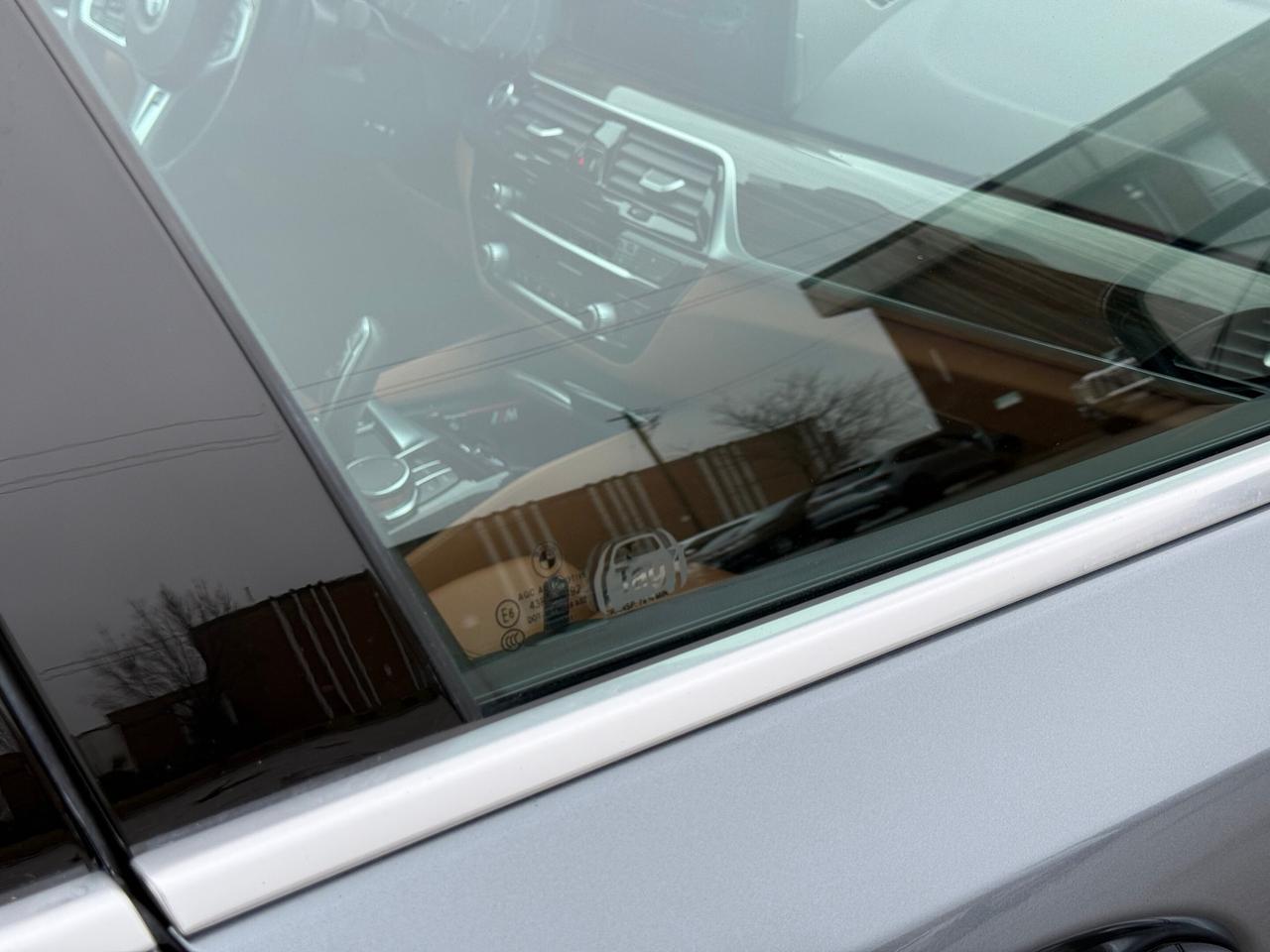 2019 BMW 5-Series Hybrid 530e  M SPORT   ENHANCED    IPERFORMANCE   PLUG-IN Photo